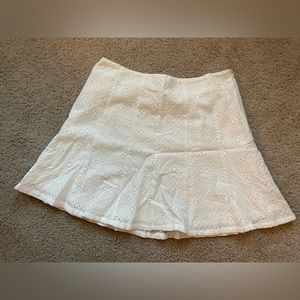 White Lulu’s skirt, size L, never worn